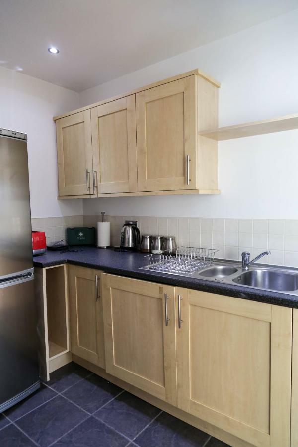 Serviced Apartment In Liverpool City Centre - Free Parking - Balcony - By Happy Days Exterior photo